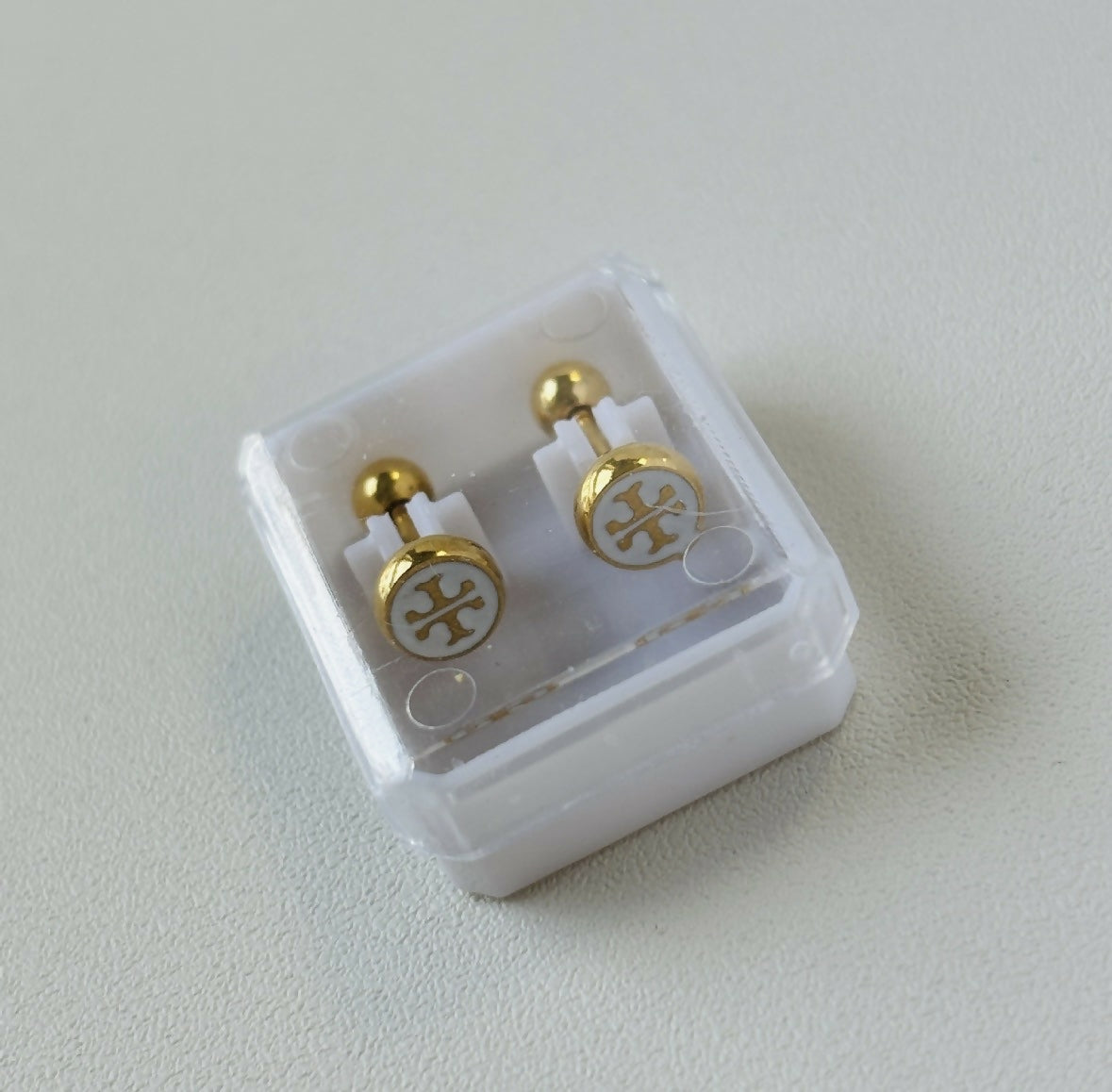 Stud earring