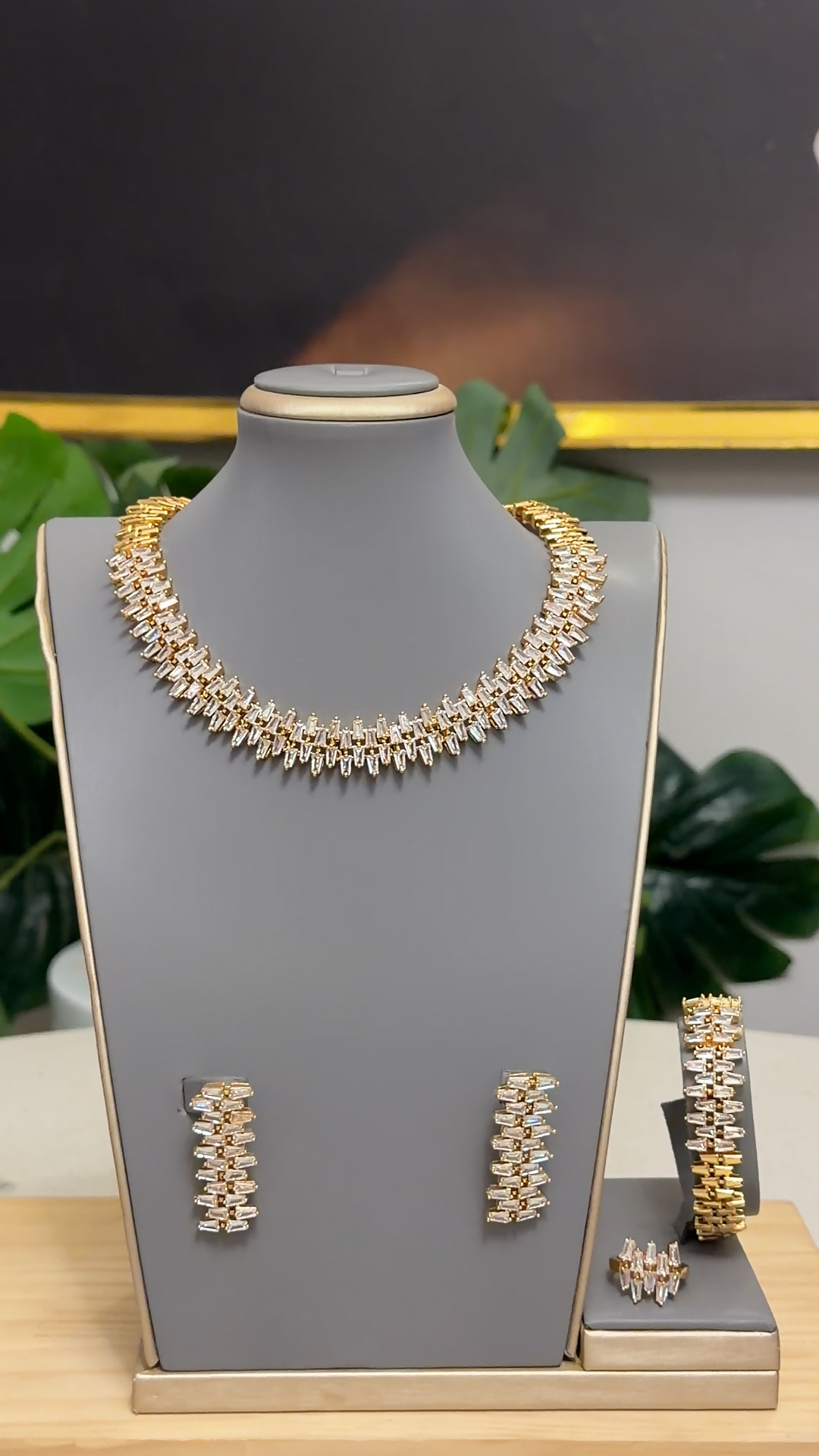 4pcs Unique Zirconia Women Jewelry Sets