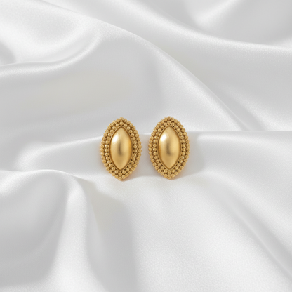 Vintage Oval Frame Earring