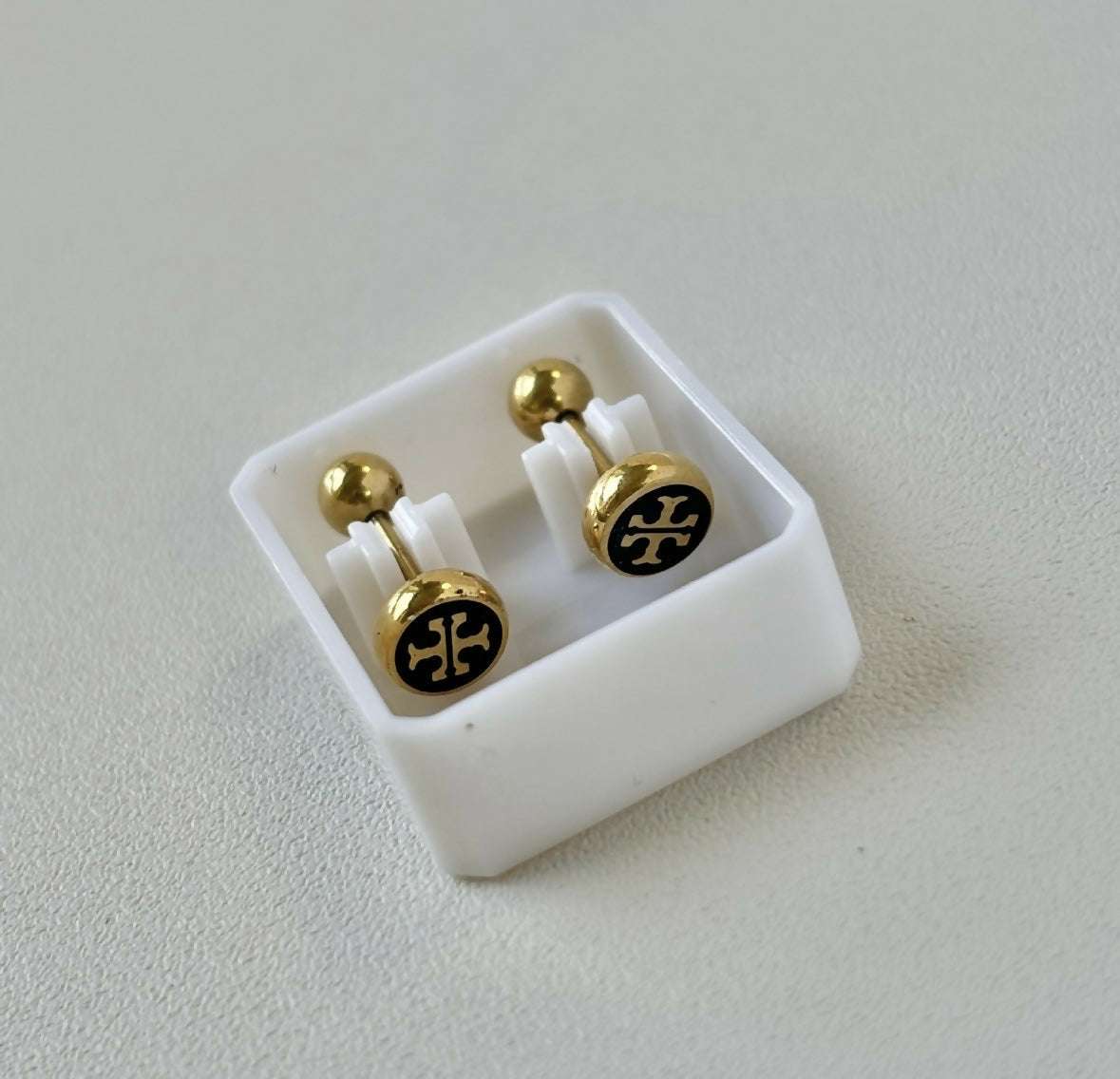 Stud earring